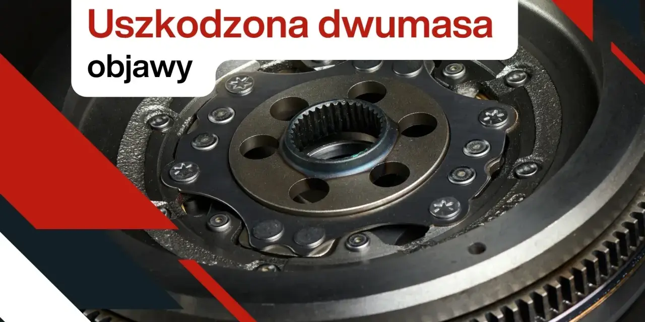 Zbliżenie na uszkodzoną dwumasę, widoczne objawy zużycia mechanicznego.