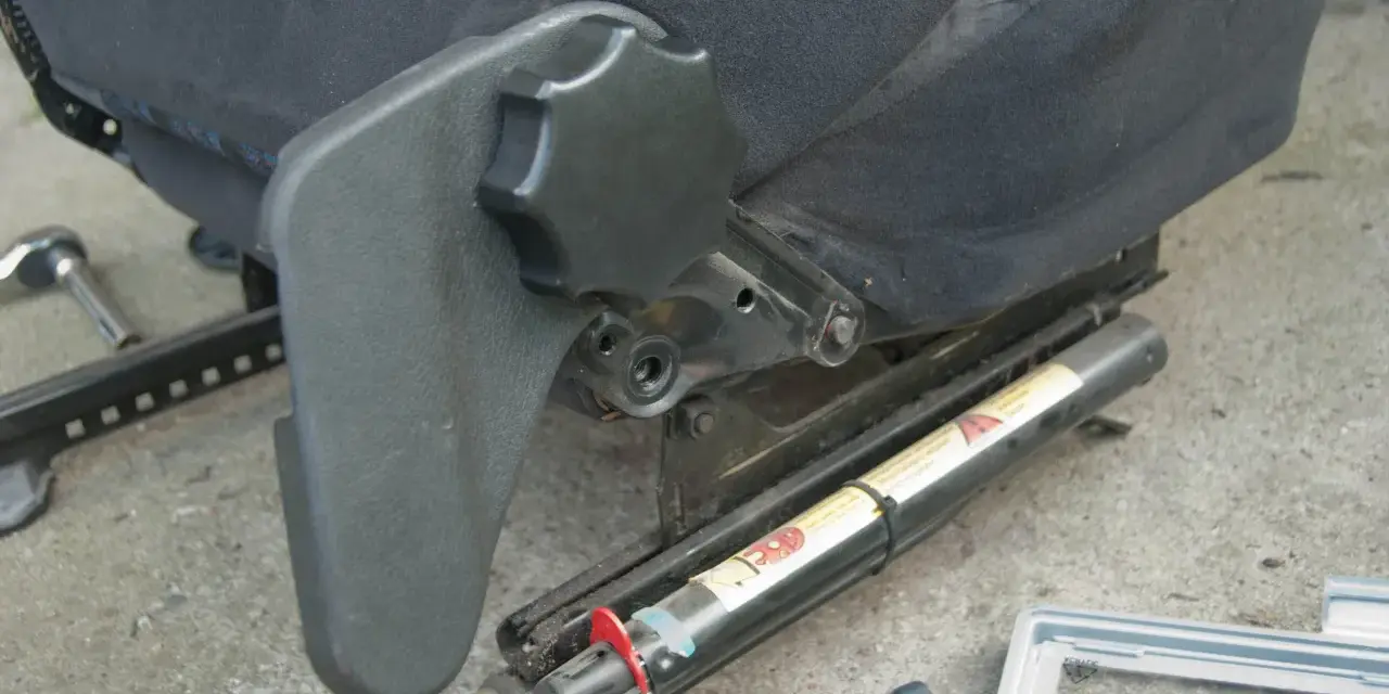 Jak włączyć podgrzewane fotele w Opel Astra H i uniknąć problemów