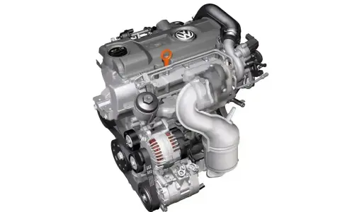 Nowoczesny silnik diesla Volkswagena z turbosprężarką i paskiem napędowym.