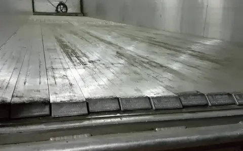 Jak działa ruchoma podłoga w naczepie - mechanika i zastosowania