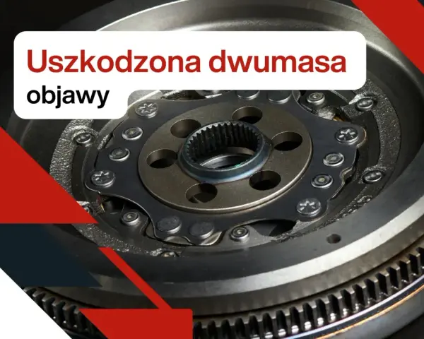 Zbliżenie na uszkodzoną dwumasę, widoczne objawy zużycia mechanicznego.