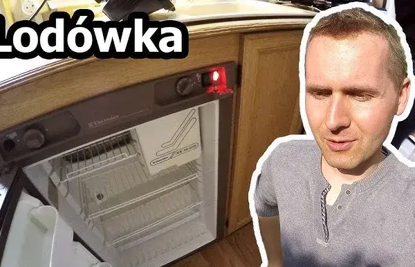 Jak wymontować lodówkę z przyczepy kempingowej Hobby bez problemów