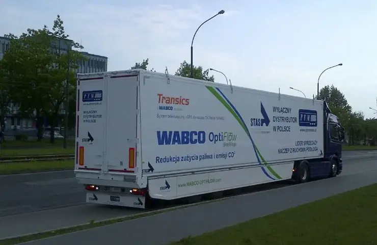 EBS naczepa co to jest i jak zwiększa bezpieczeństwo transportu