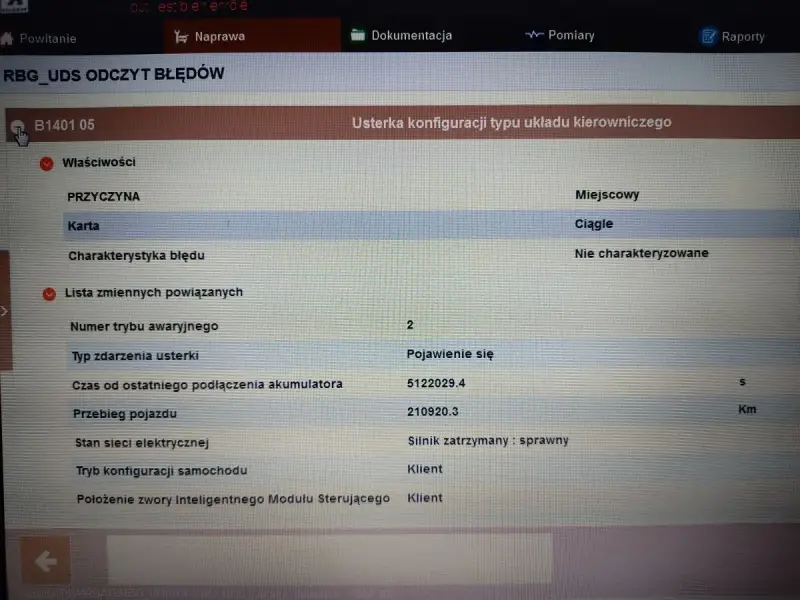 Błąd DTC B1401 w Renault: Usterka konfiguracji układu kierowniczego, ciągła, silnik zatrzymany.