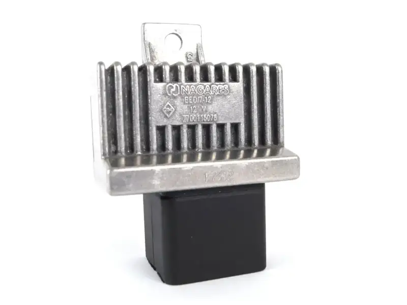 Moduł grzałki świec żarowych Nagares, oznaczony jako BED/7-12, 12V, 7700115078. Może być powiązany z błędem **dtc p0380 renault**.